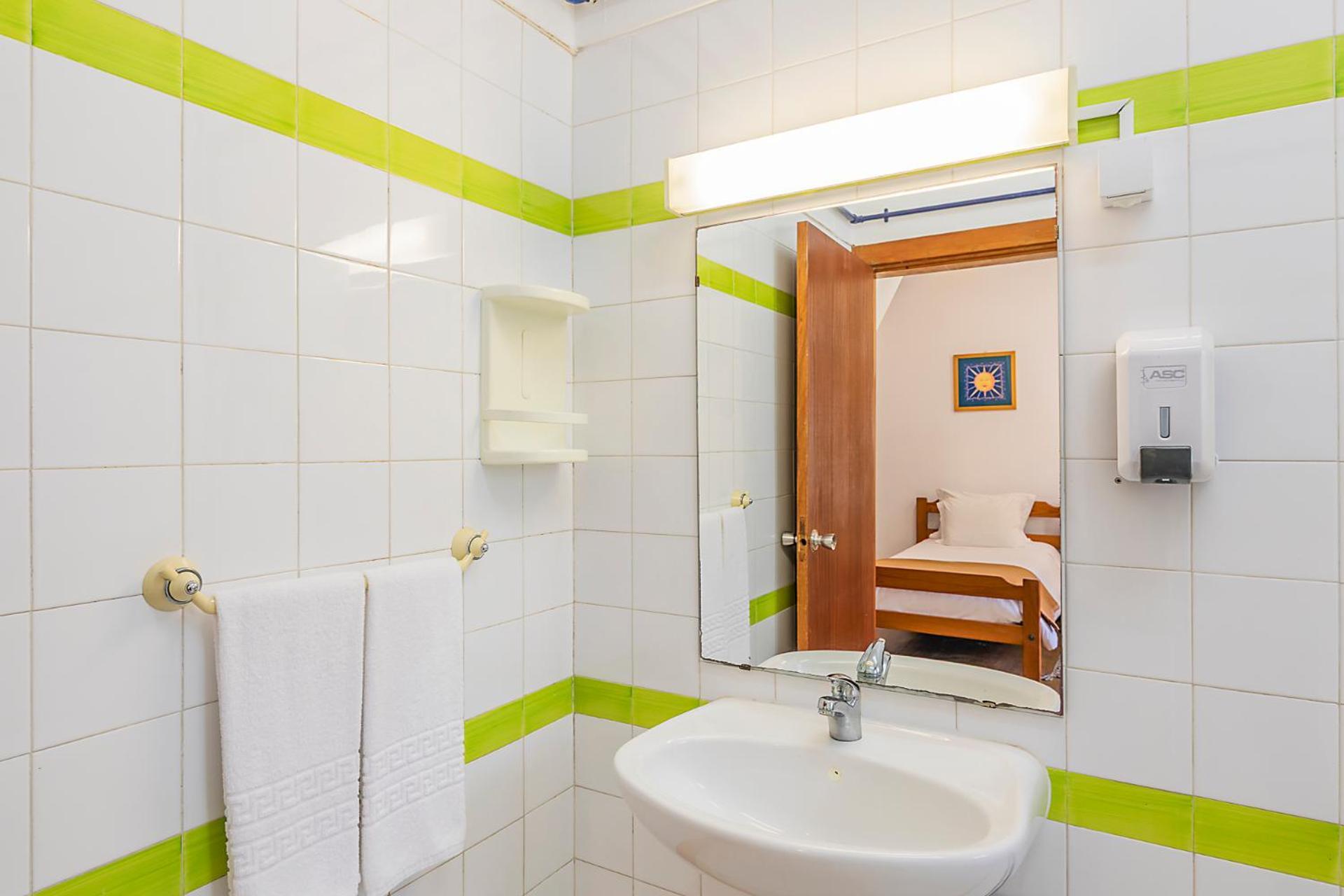 Twin Room Private Bathroom