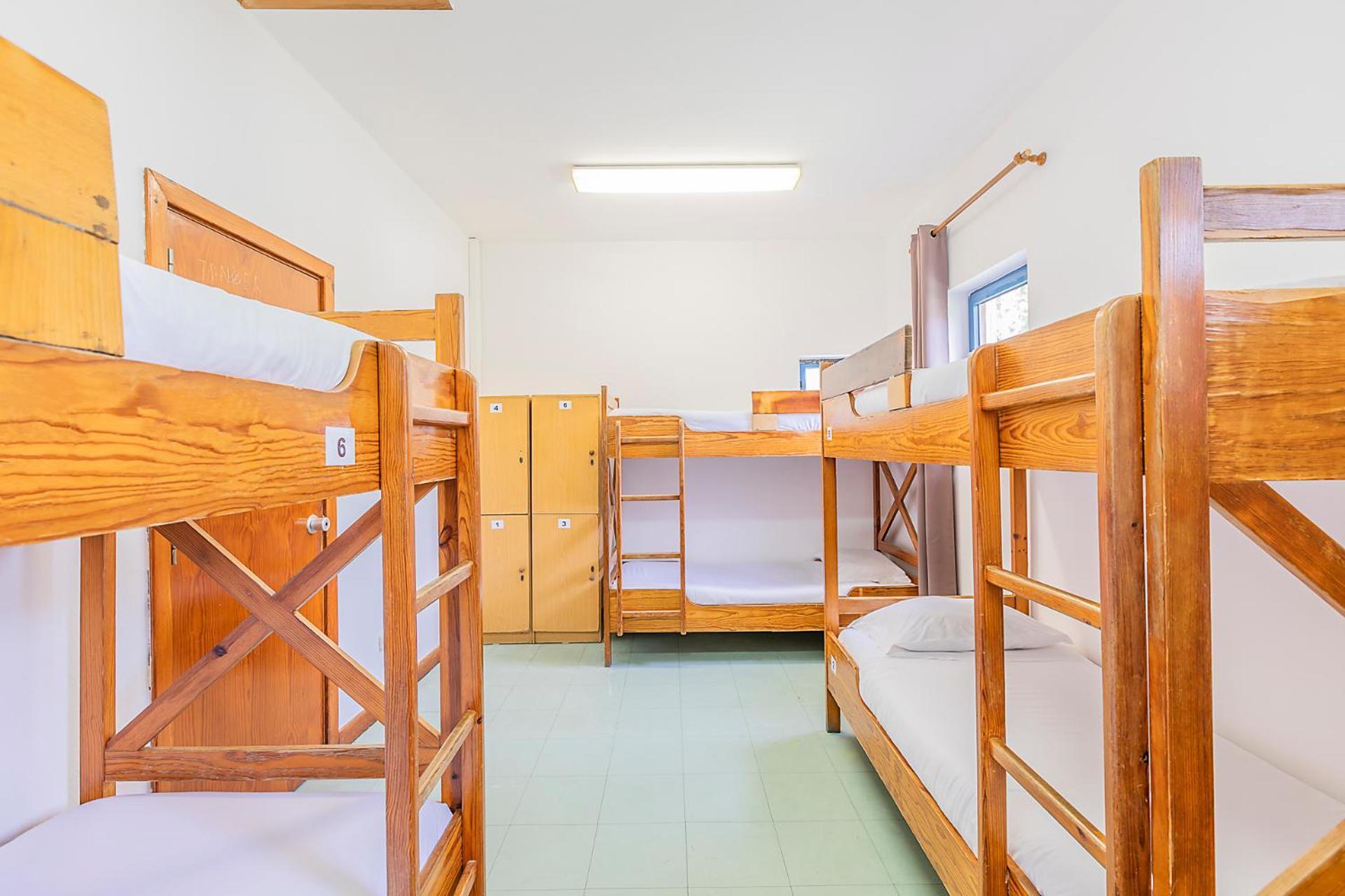 Bunk Bed 8-Bed Female Dormitory Room