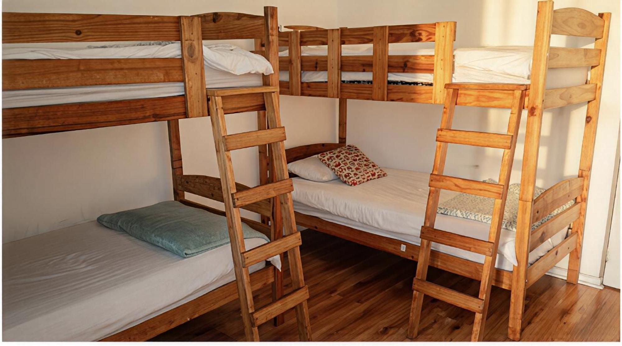 Single Bed in Mixed Dormitory Room