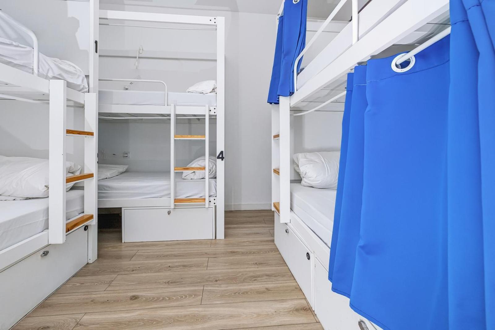 Bed 4-Bed Mixed Dormitory Room