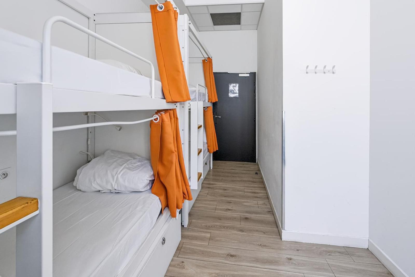Bed 4-Bed Mixed Dormitory Room