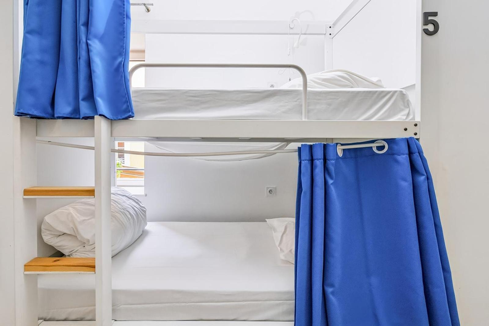 Bed 4-Bed Mixed Dormitory Room