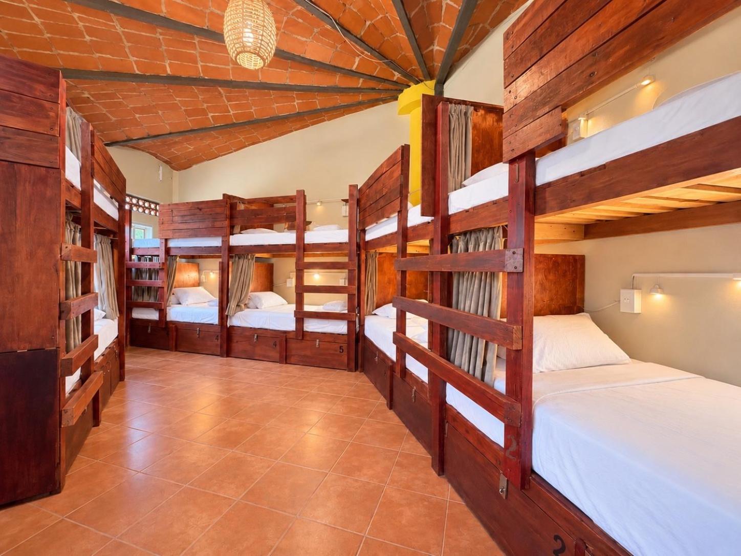 Bed 8-Bed Mixed Dormitory Room