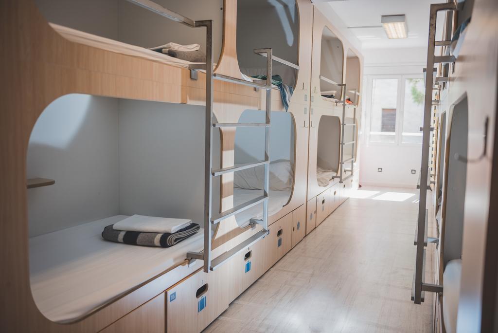 Bed in 16-Bed Mixed Dormitory Room