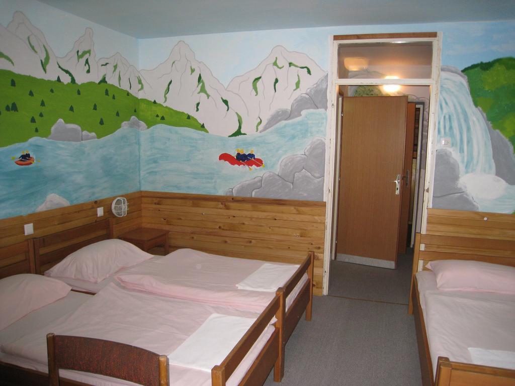 Vierpersoonskamer met Eigen Badkamer