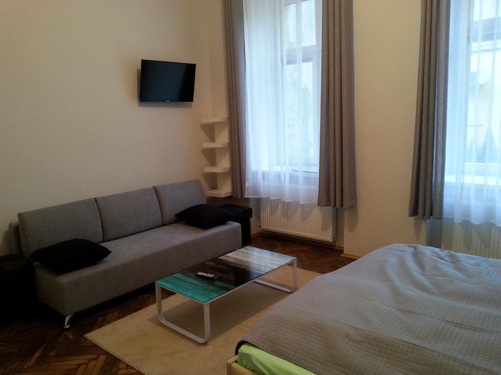 Two-Bedroom Apartment,215527424:JPEG