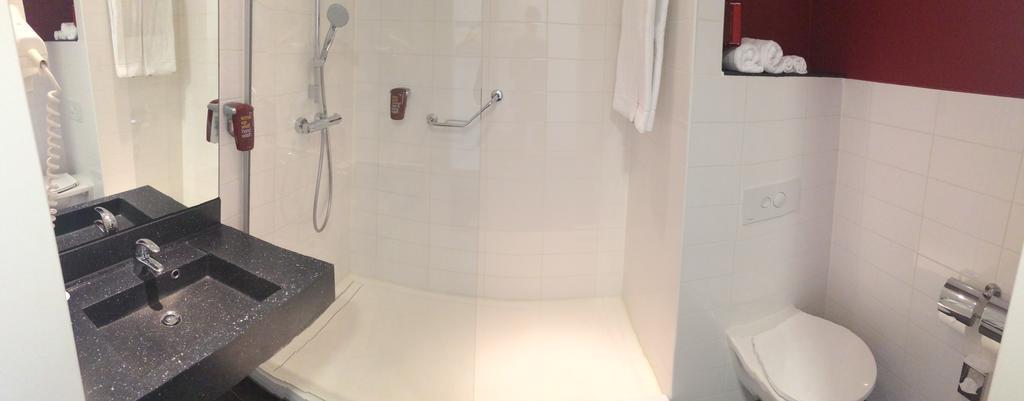 Quarto Duplo com Casa de Banho Partilhada