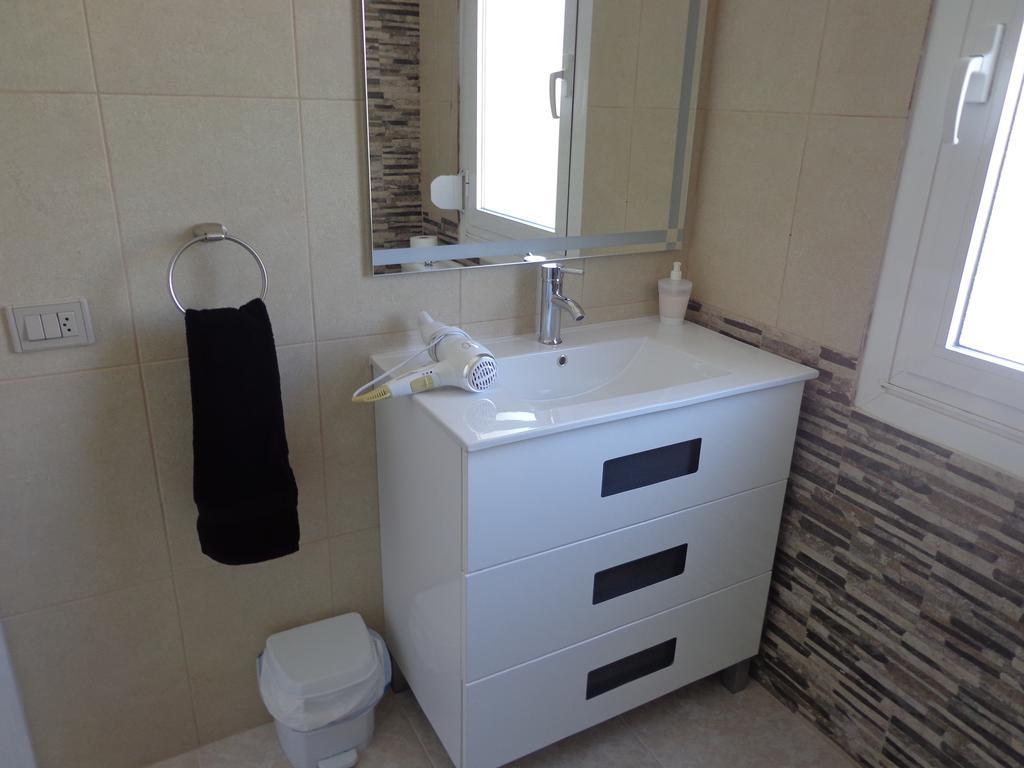 Twin Room Private Bathroom