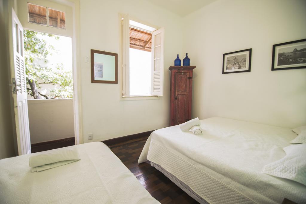Quarto Triplo com Casa de Banho Partilhada