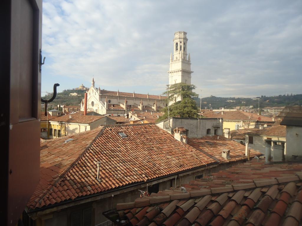 Posto Letto in Dormitorio Femminile per 8 Persone