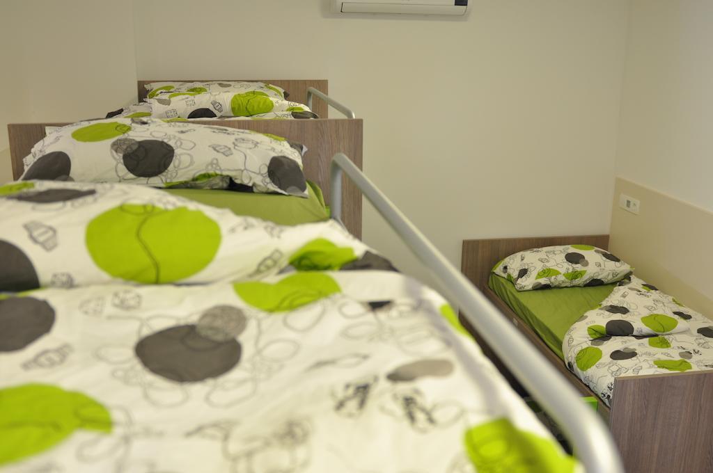 Single Bed 11-Bed Dormitory Room,245176905:JPEG
