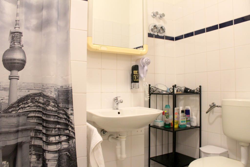 Eenpersoonskamer met Gedeelde Badkamer