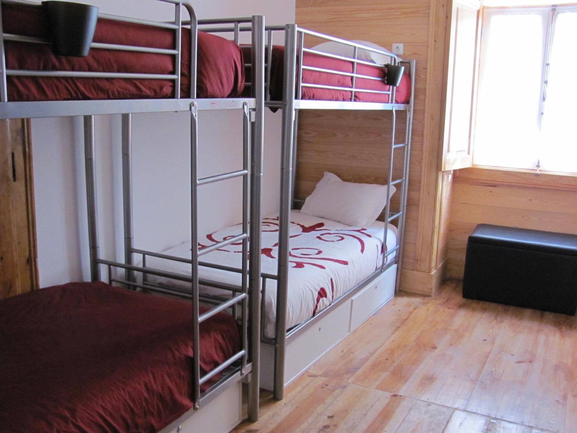 Single Bed Mixed Dormitory Room 8 Beds,1746864809:JPEG
