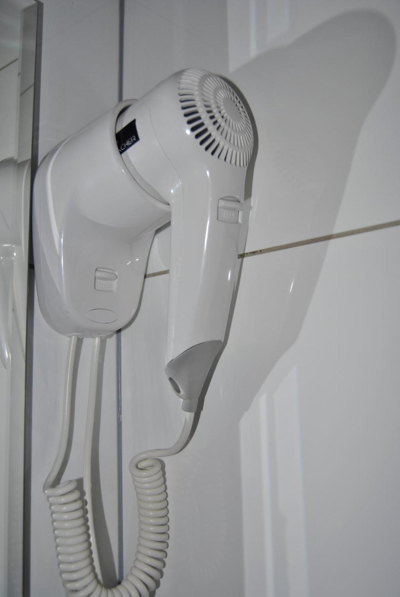 Zweibettzimmer mit Gemeinschaftsbad