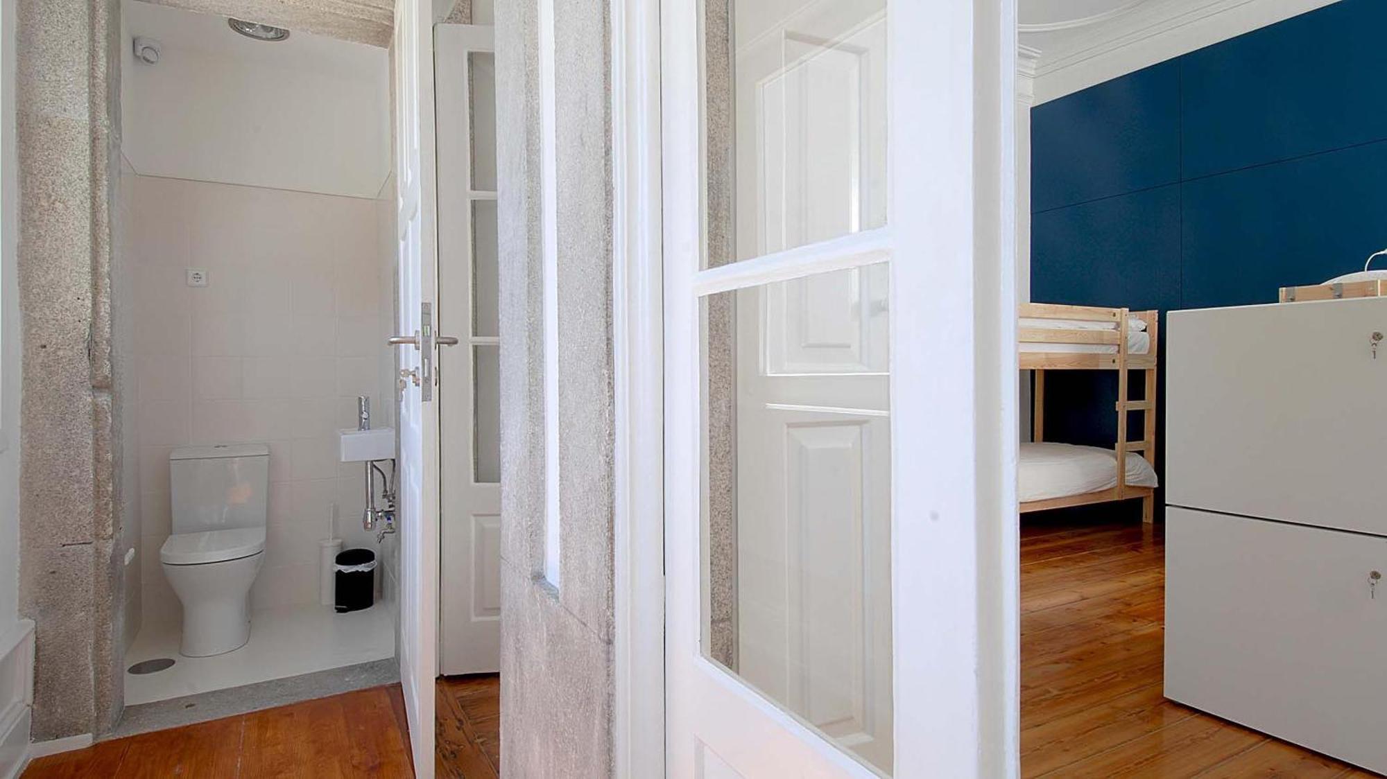 Habitación Cuádruple Económica con baño compartido