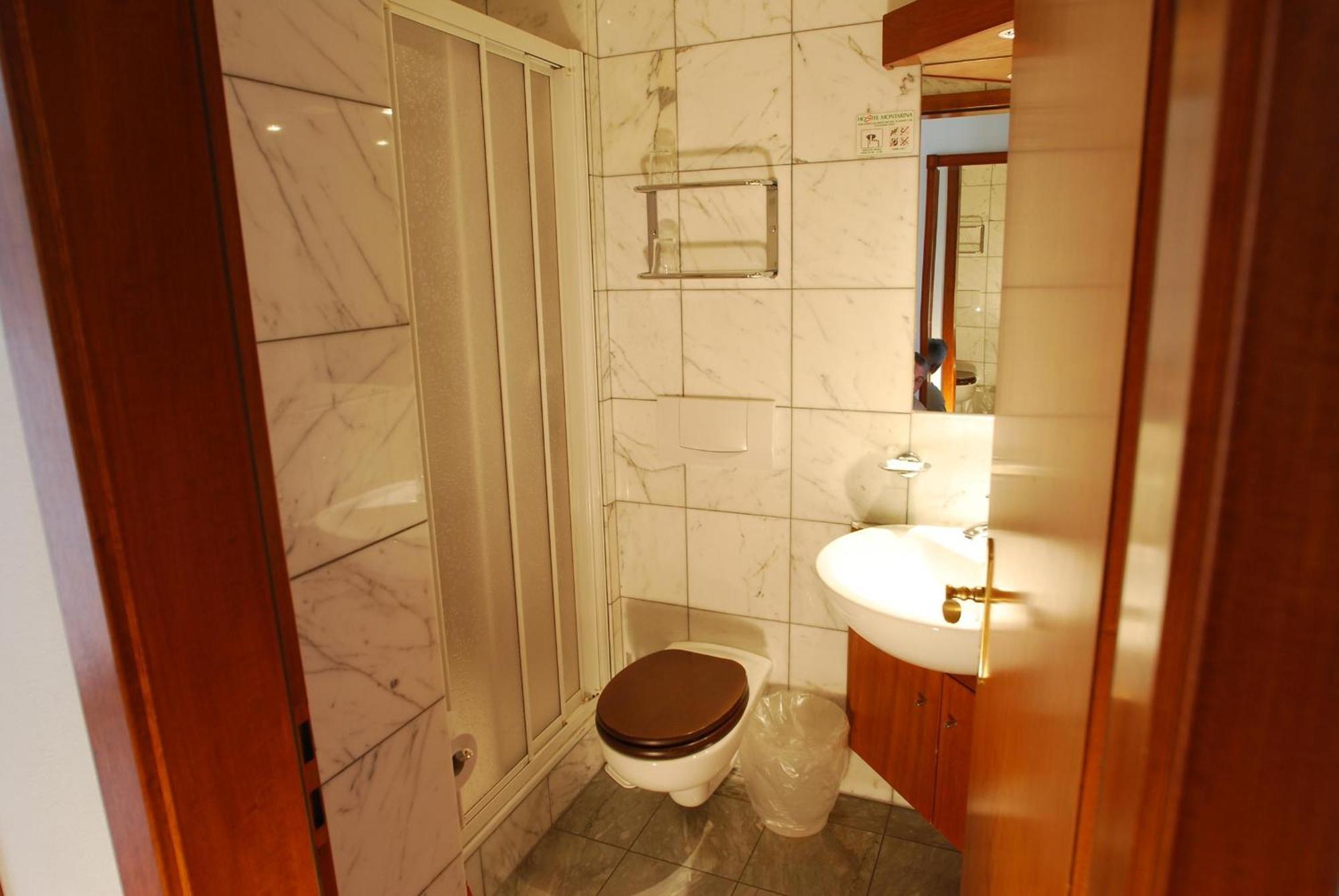 Double Room Bathroom
