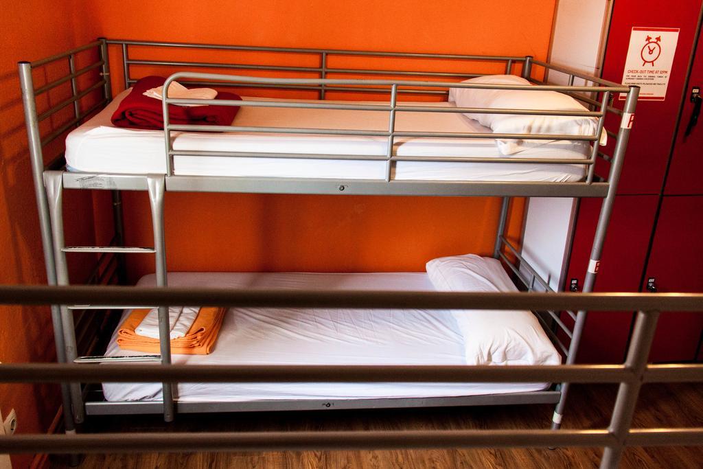 Bed 8-Bed Dormitory Room