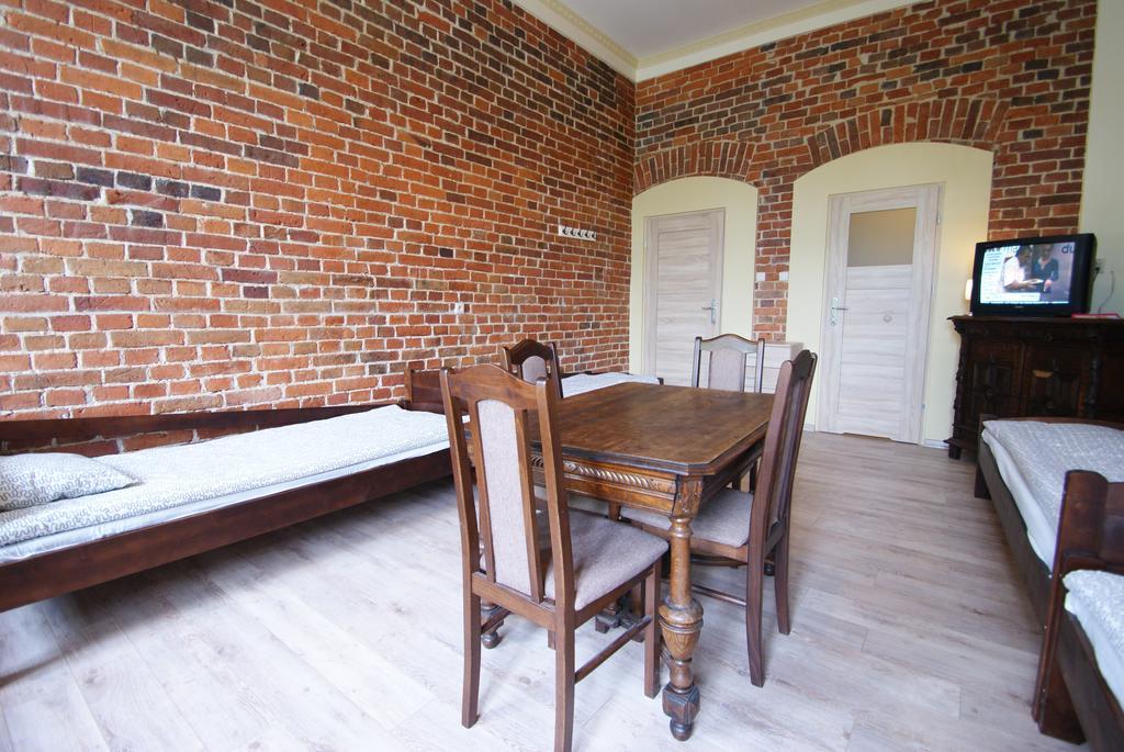 Family Room with Private Bathroom,1154371803:JPEG