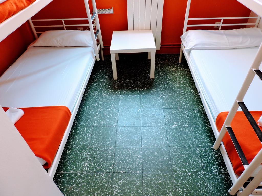 Bed 6-Bed Female Dormitory Room