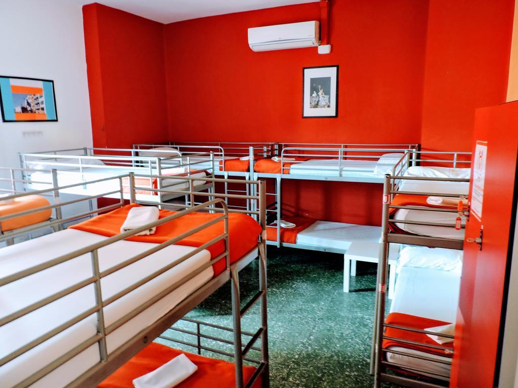 Bed 16-Bed Dormitory Room