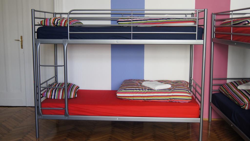 Bed in 4-Bed Mixed Dormitory Room,710612731:JPEG