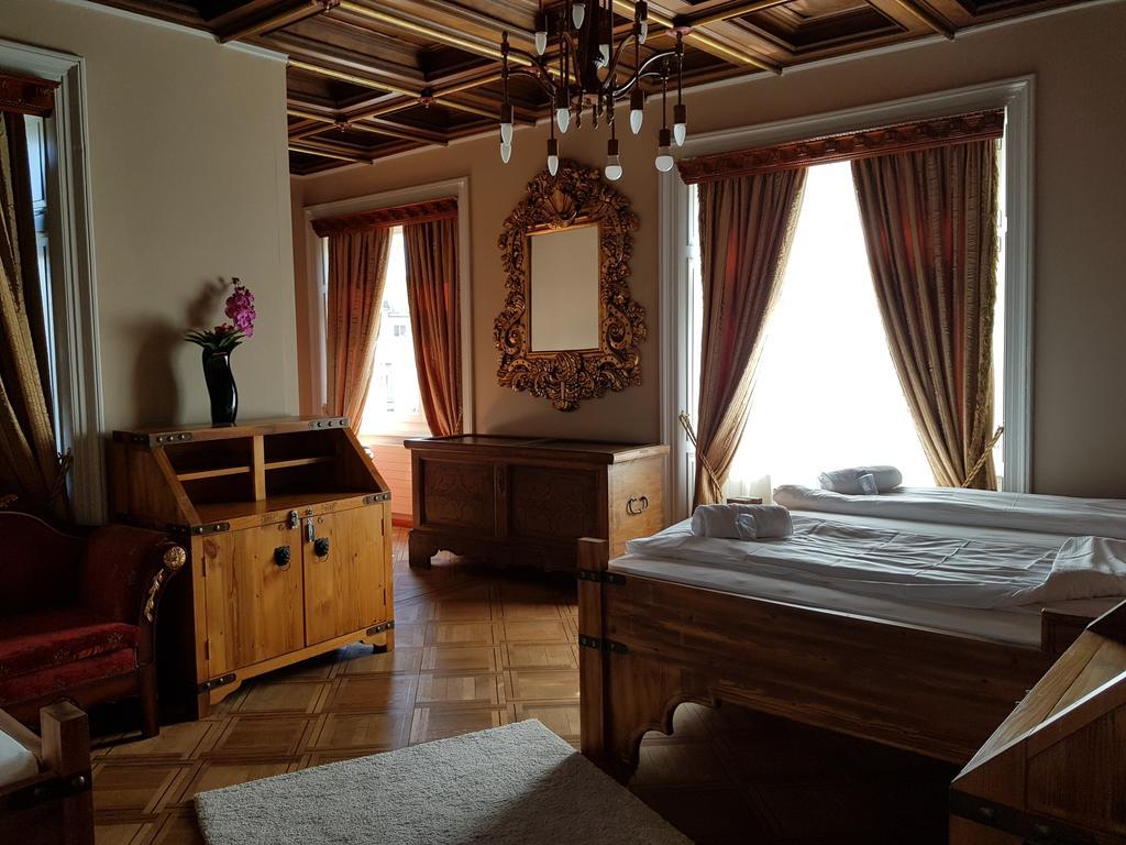 Dreibettzimmer mit Gemeinschaftsbad