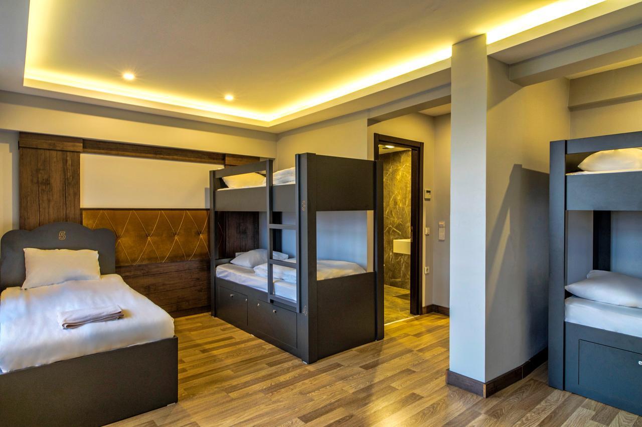Bed in 8-Bed Mixed Dormitory Room