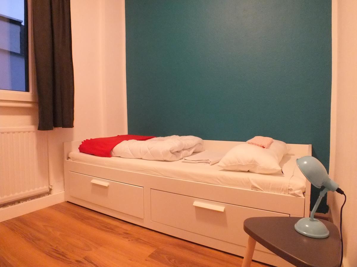 Single Room with Shared Shower and Toilet,543220671:JPEG