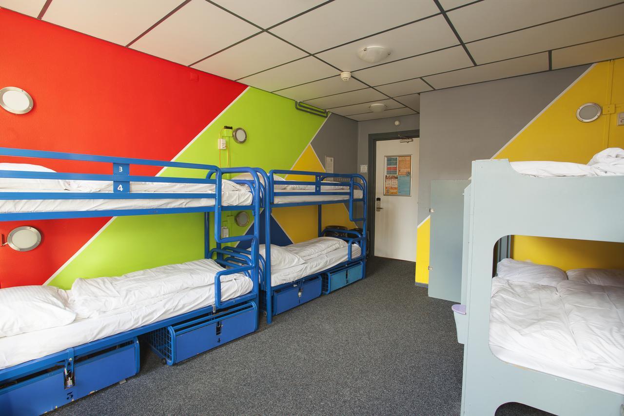 Posto Letto in Dormitorio Misto per 10 Persone