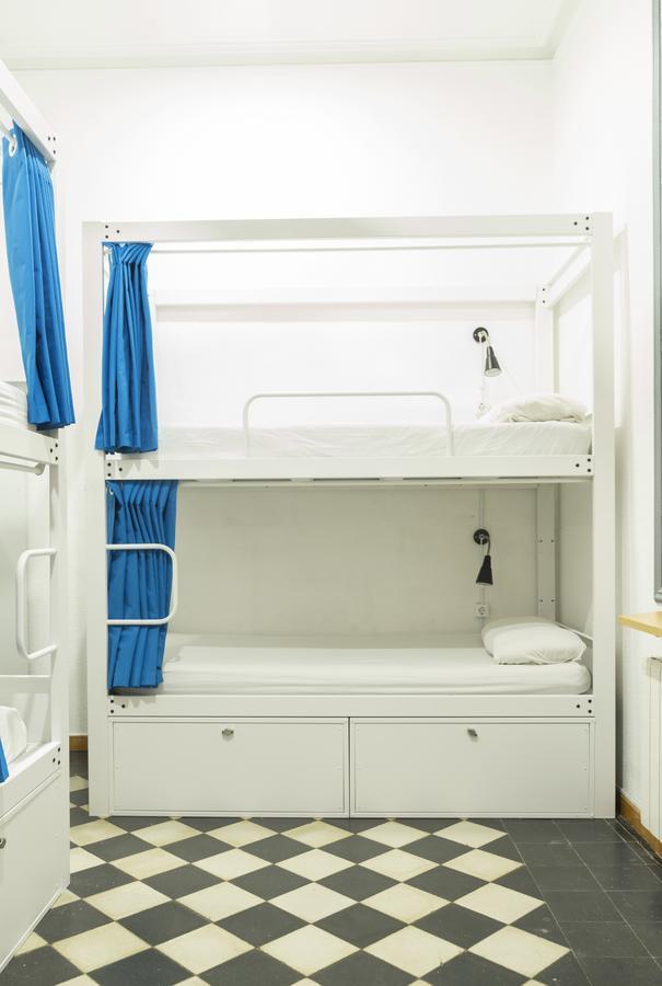 Bed 4-Bed Mixed Dormitory Room