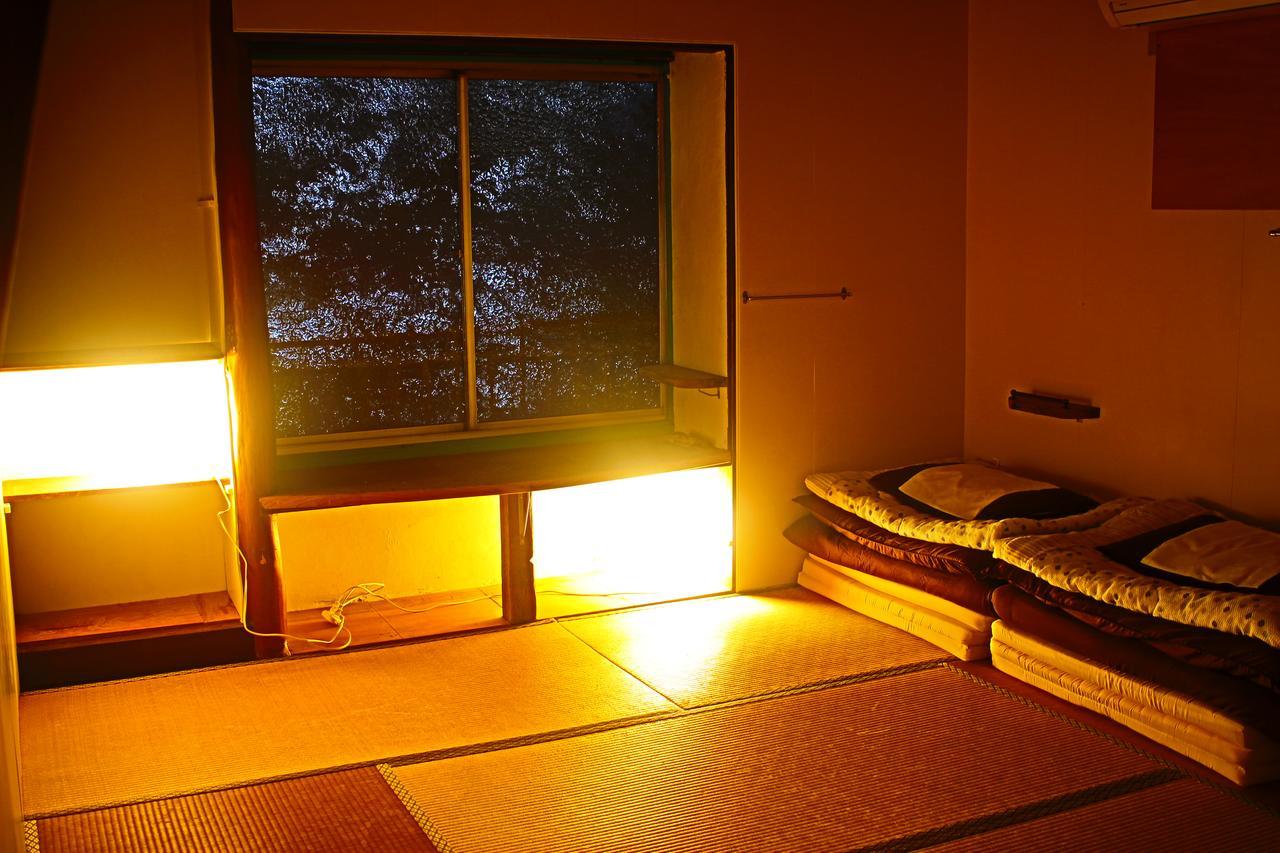 Japanese-Style Triple Room with Shared Bathroom