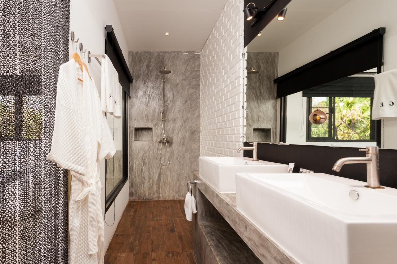 Deluxe Executive Suite