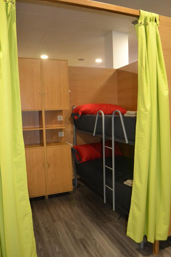 Bed 4-Bed Mixed Dormitory Room