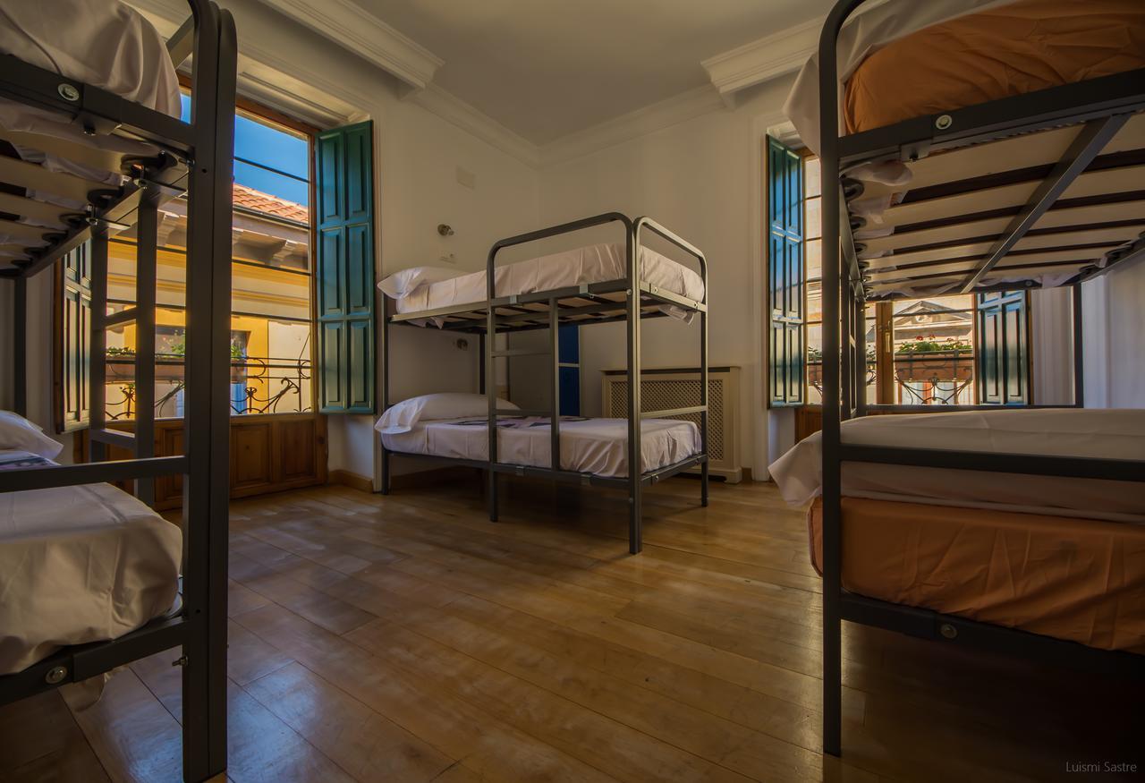 Bed 6-Bed Mixed Dormitory Room