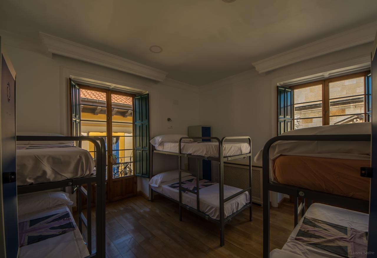 Bed 6-Bed Mixed Dormitory Room