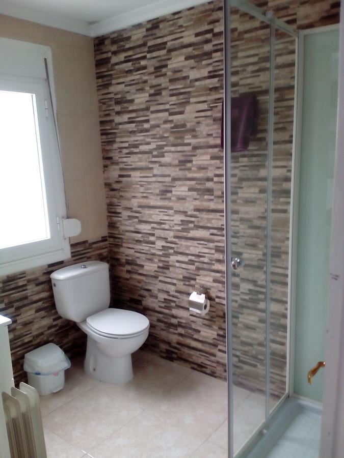 Twin Room Private Bathroom