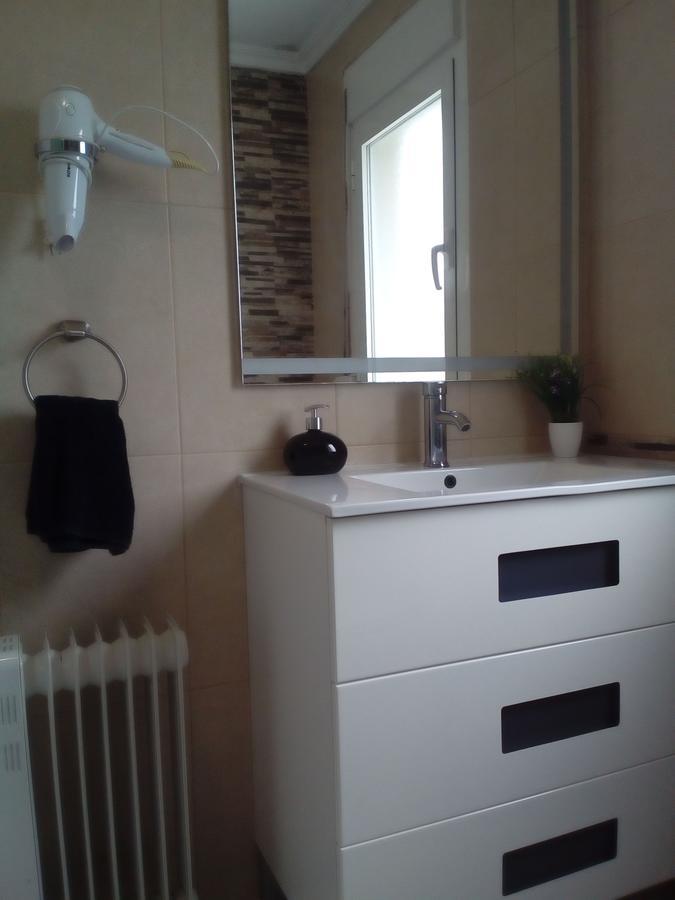 Twin Room Private Bathroom