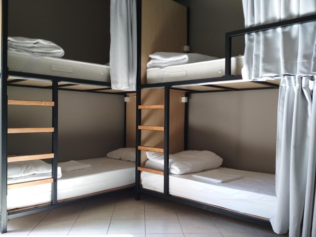 Bed 6-Bed Female Dormitory Room,1373776322:JPEG