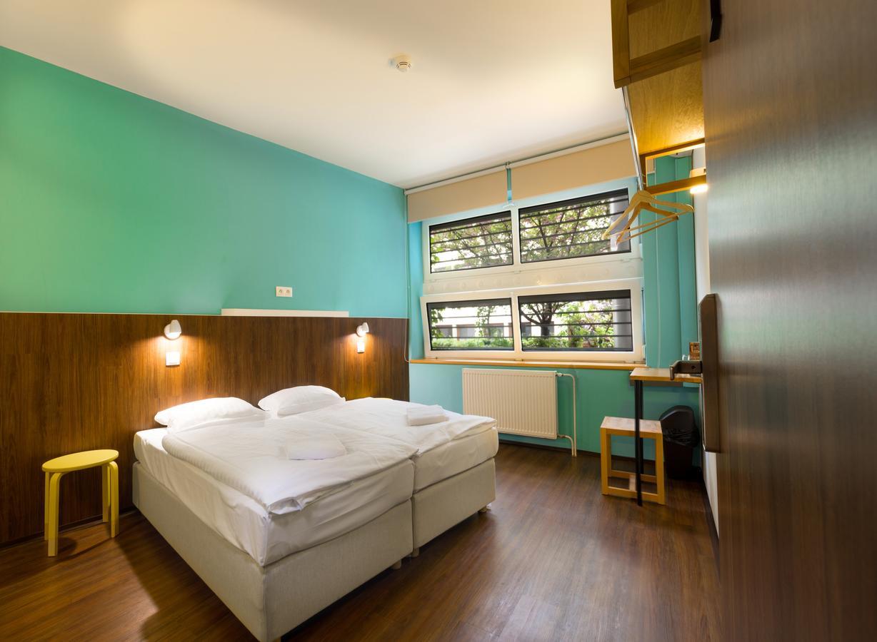 Twin or Double Room Shared Bathroom,664091073:JPEG