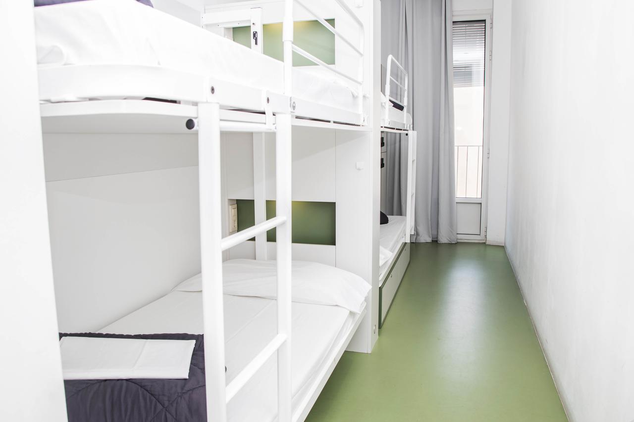 Bed in 4-Bed Dormitory Room with Bathroom,425281026:JPEG