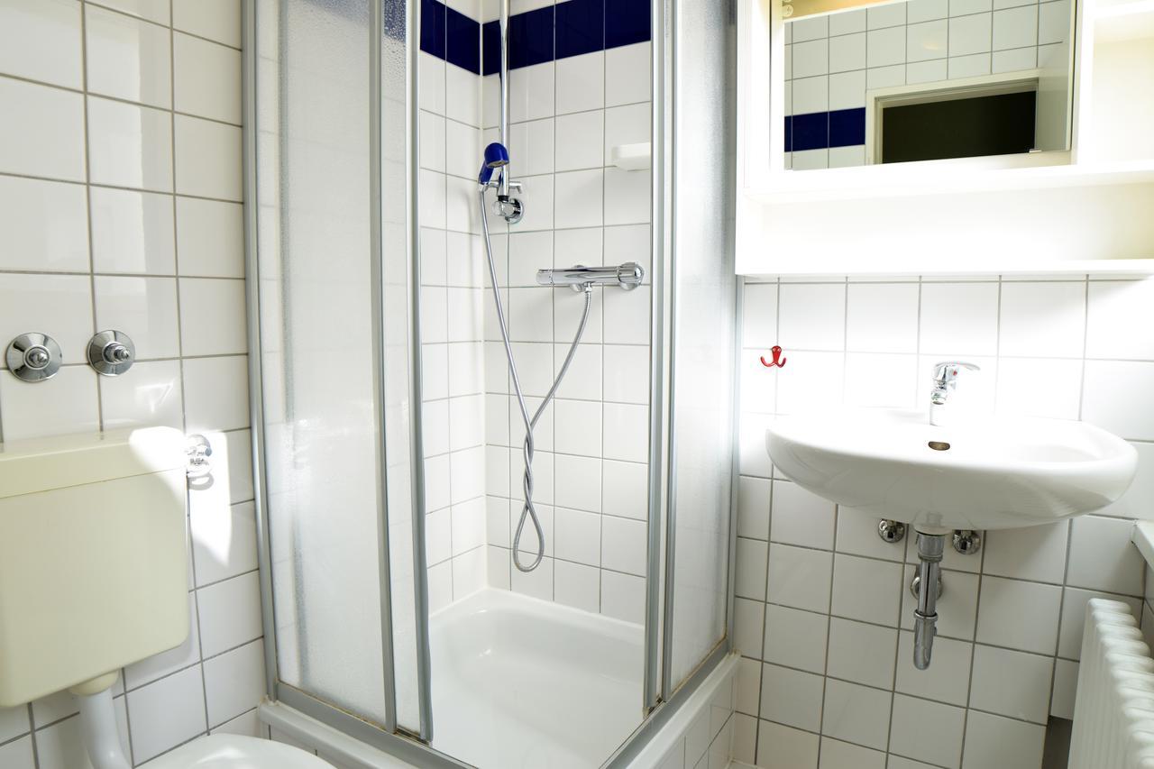 Family Room Bathroom,666550017:JPEG