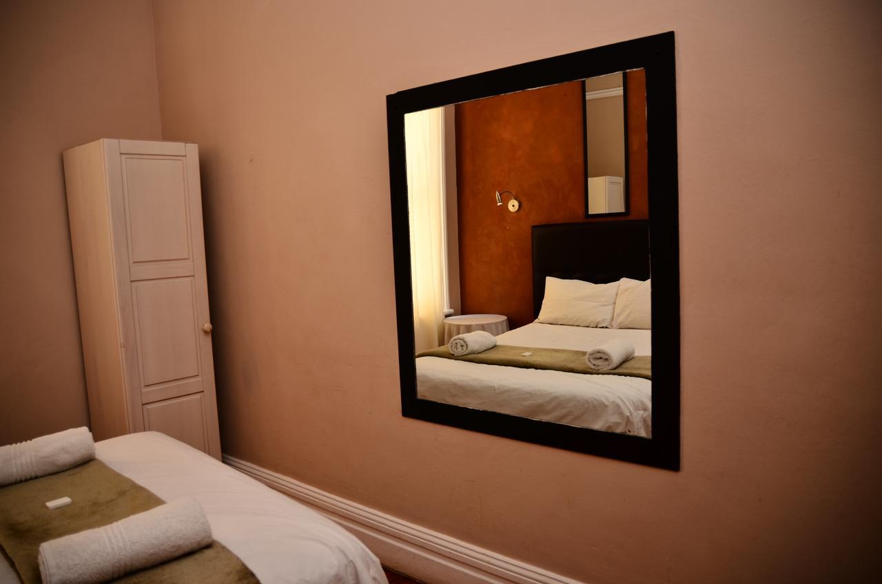 Doppelzimmer mit Etagenbad
