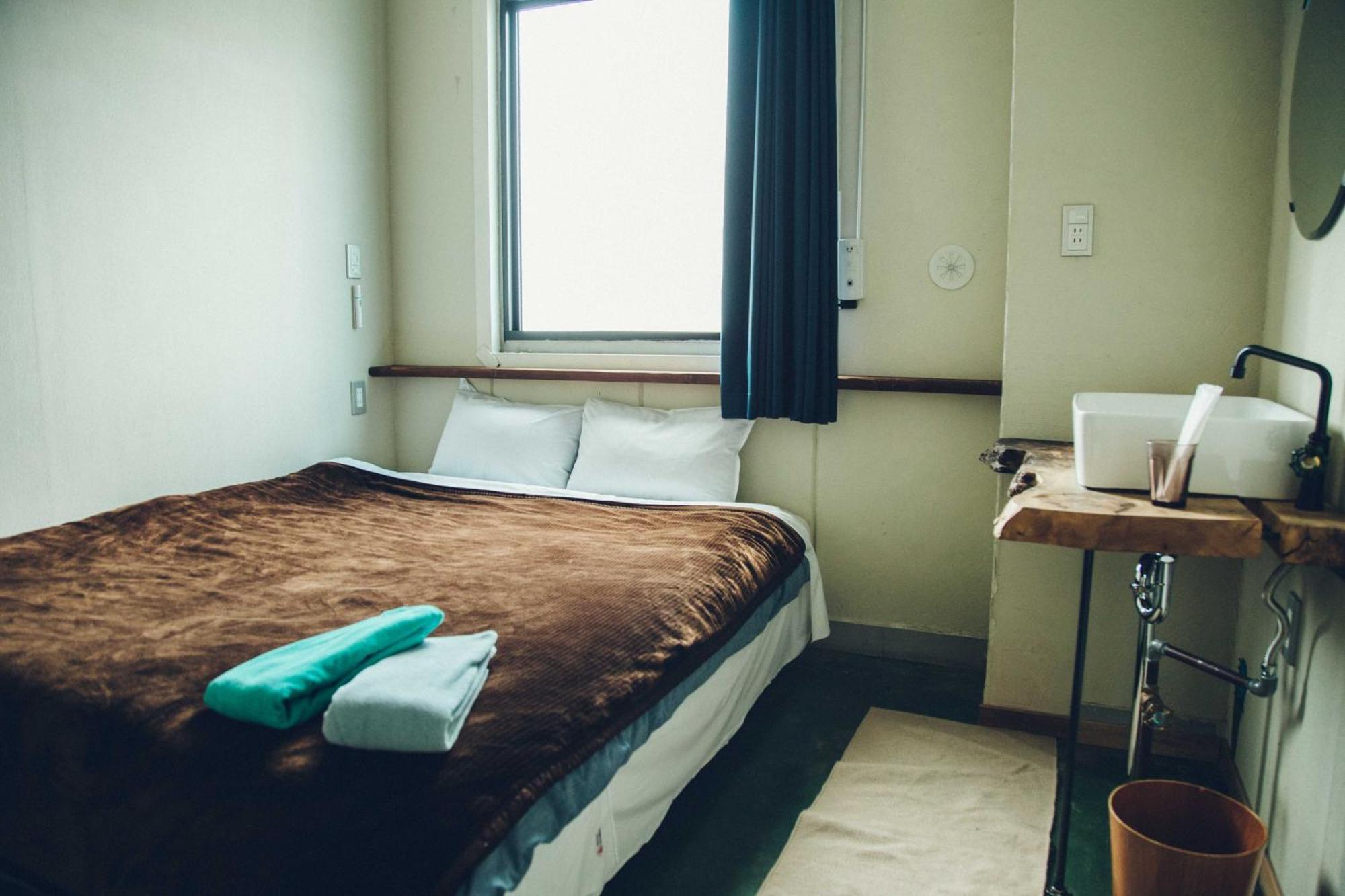 Double Room One Queen Bed