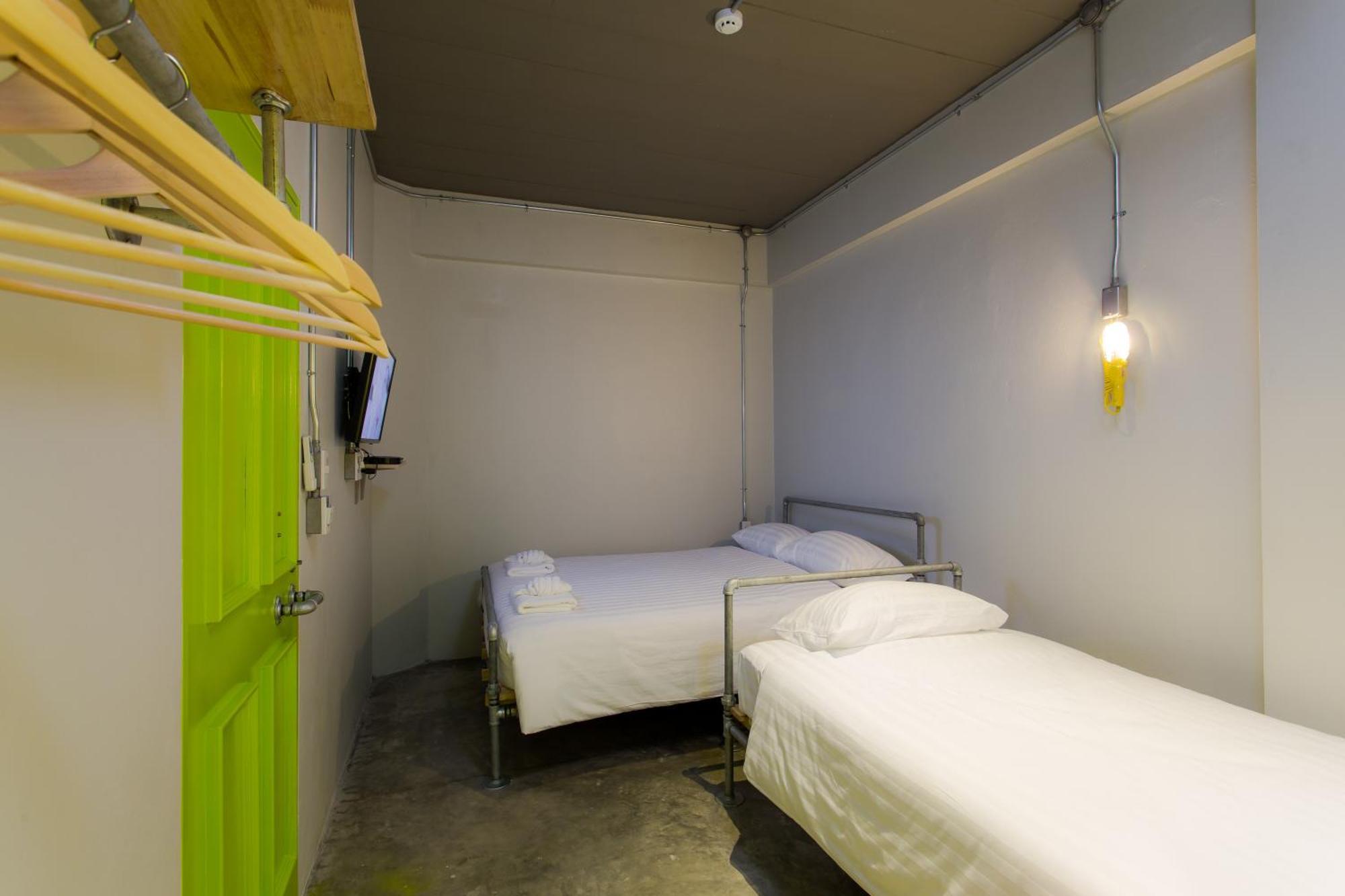 Triple Room Private Bathroom,1336509695:JPEG