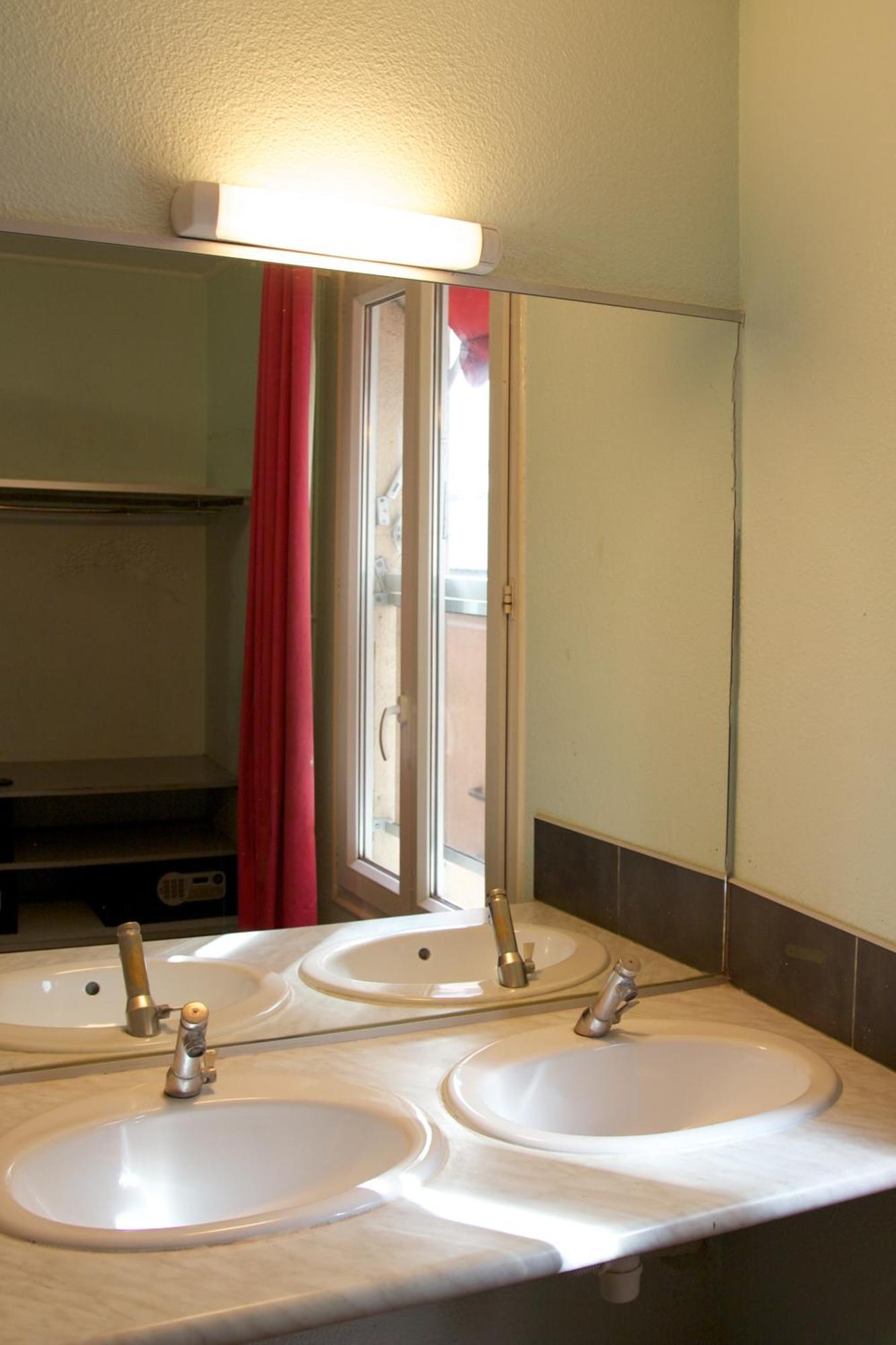 Twin Room with Shared Bathroom