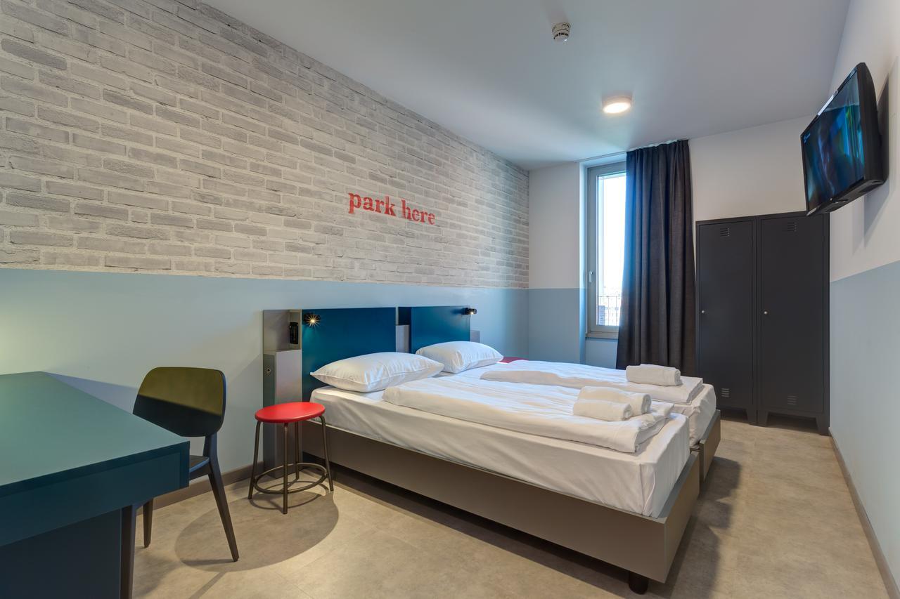 Double Room (1 Adult)