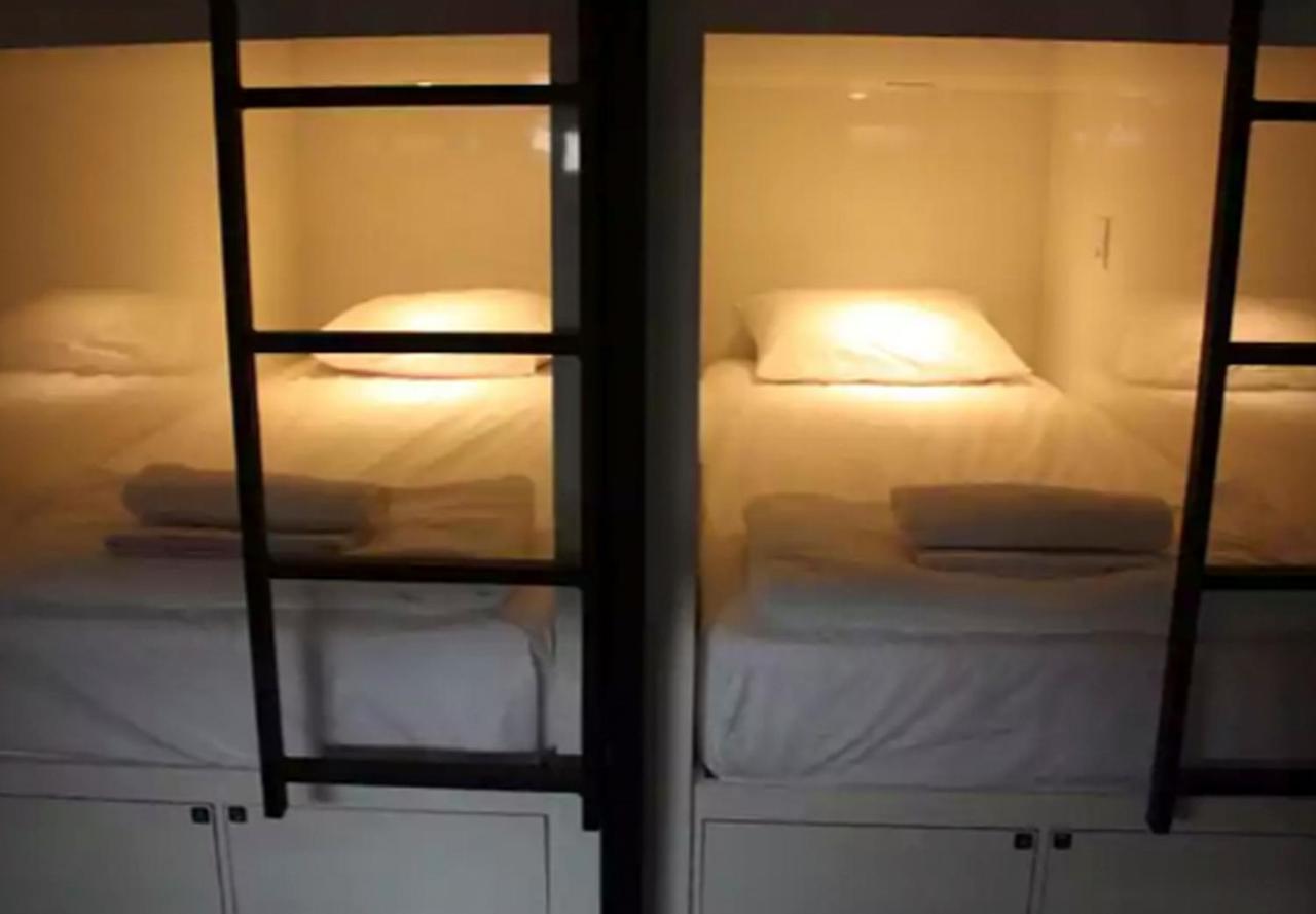 Lit dans Dortoir pour Femmes de 6 Lits