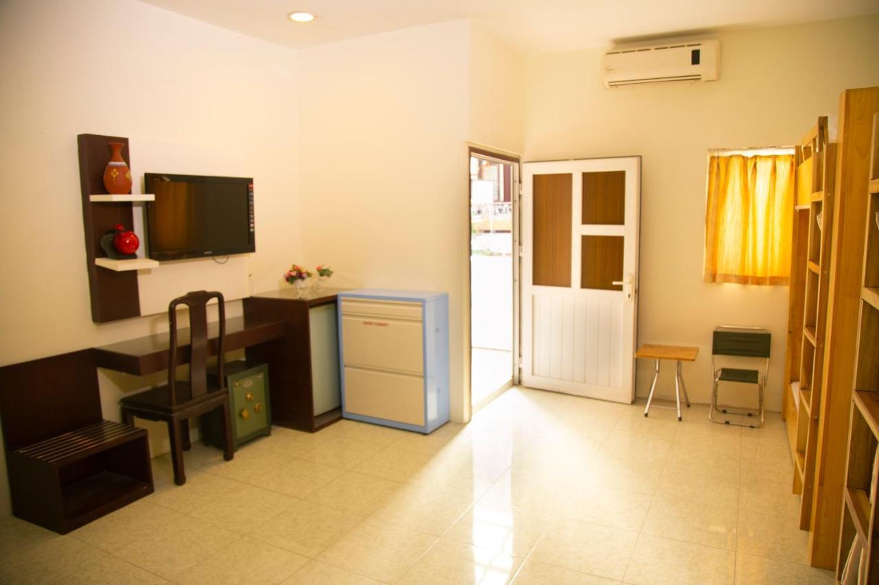 Bed in 4-Bed Dormitory Room with Balcony