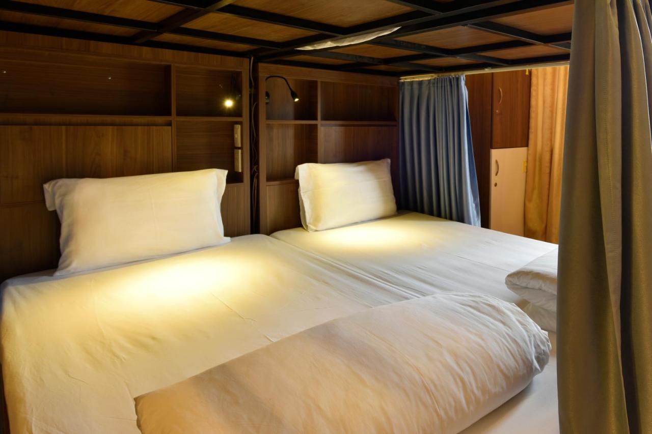 8-Bed Mixed Dormitory Room,1334047706:JPEG