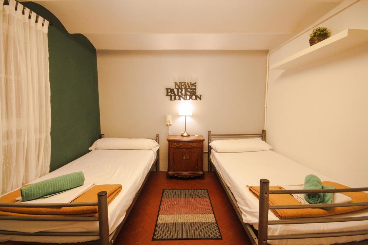 Zweibettzimmer mit Gemeinschaftsbad